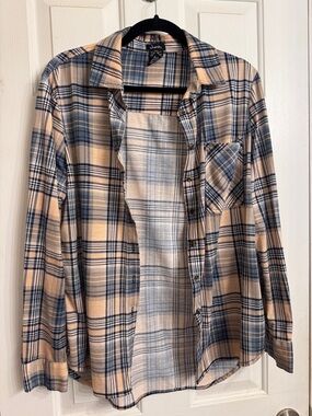 Justify Navy and Beige Plaid Button-Down Shirt